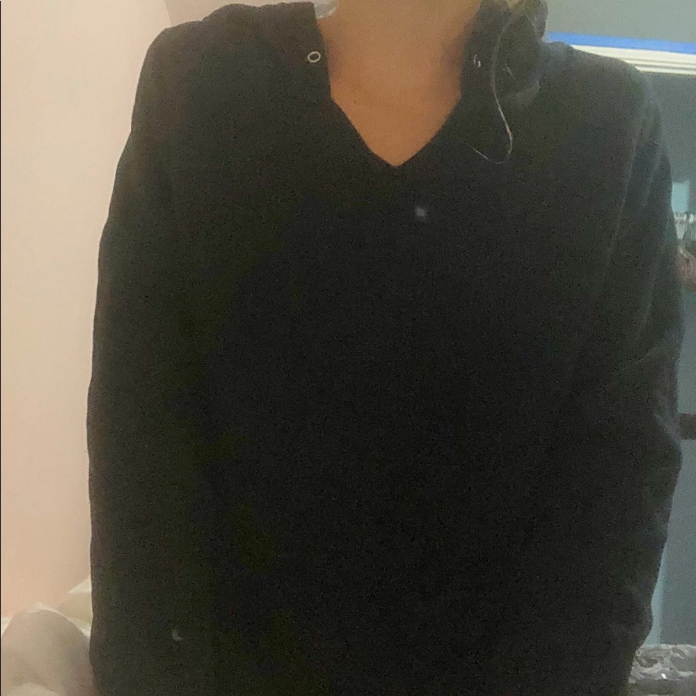BLACK HOODIE